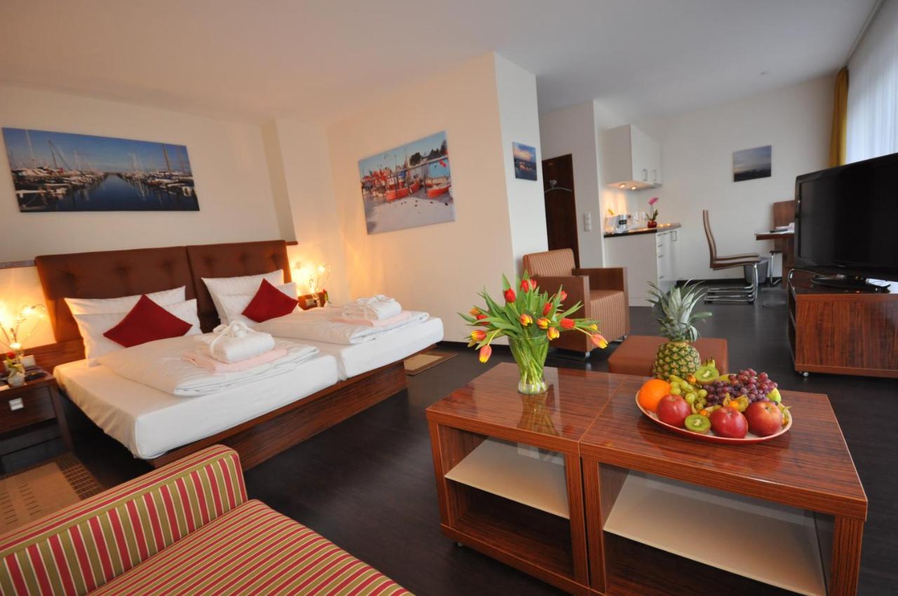 Ferienwohnung Yachtclub Тимендорфер Странд Екстериор снимка